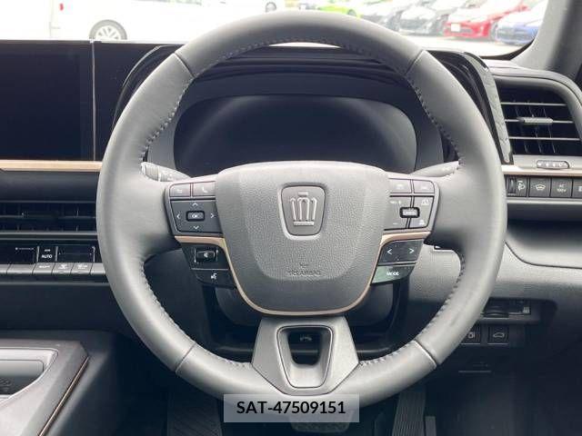 Toyota CROWN 2023-06 300657-9