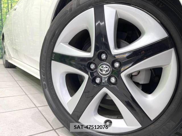 Toyota PRIUS 2016-08 281874-13