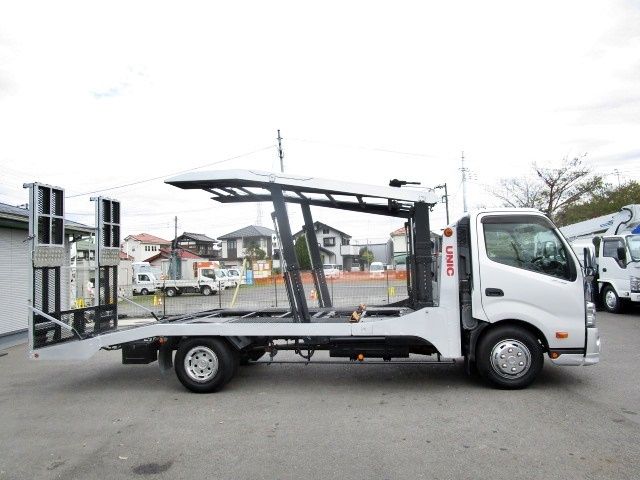 Hino DUTRO 2016-09 193089-2