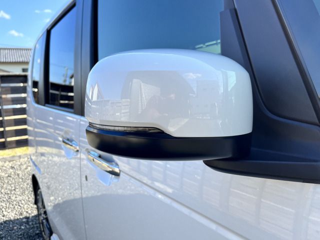 Honda N BOX CUSTOM 2023-01 9813-15