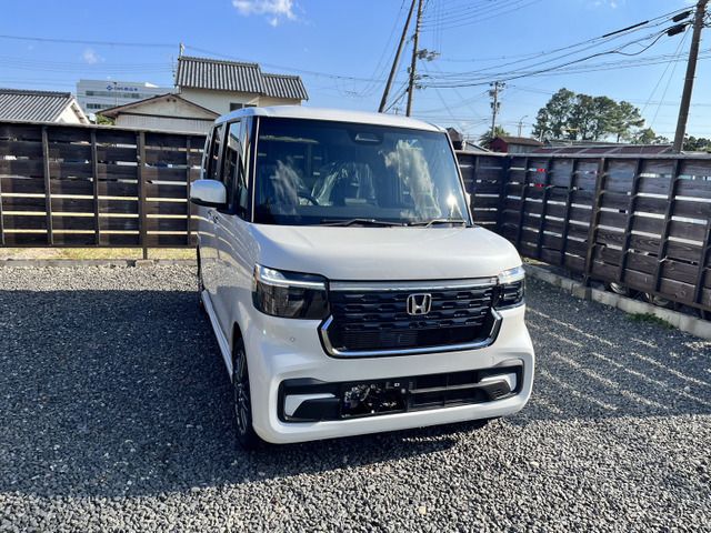 Honda N BOX CUSTOM 2023-01 9813-11