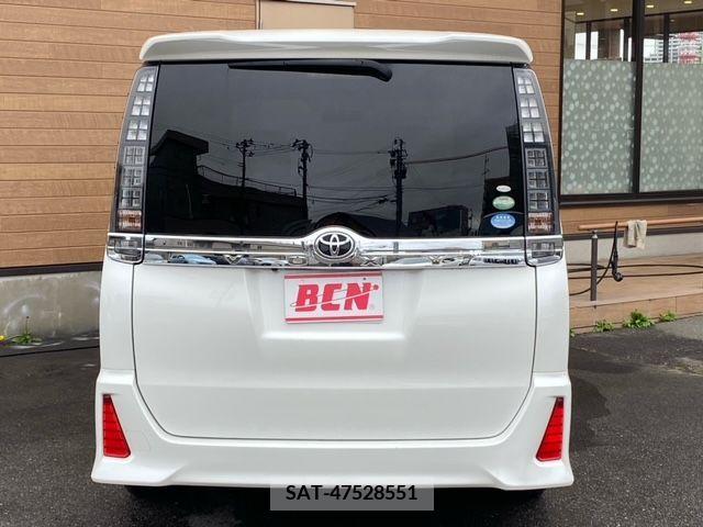 Toyota VOXY 2015-09 288942-17