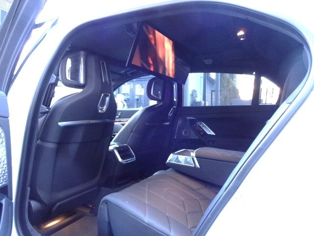 Bmw 7 SERIES 2023-03 188304-17