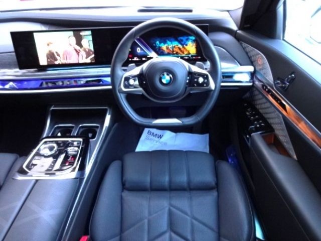 Bmw 7 SERIES 2023-03 188304-1