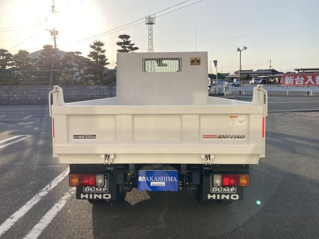 Hino DUTRO 2023-07 13945-7