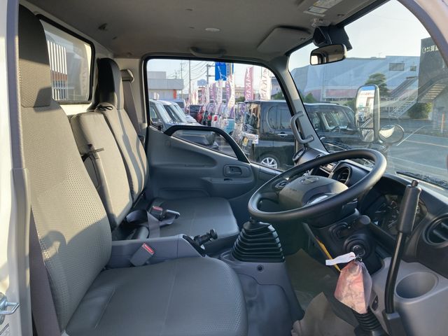 Hino DUTRO 2023-07 13945-18