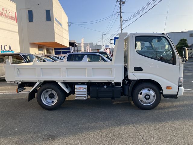 Hino DUTRO 2023-07 13945-9