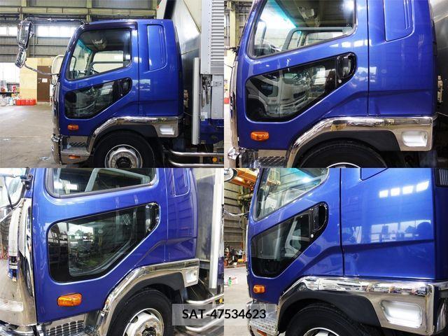 Mitsubishi FIGHTER 2015-10 400674-8