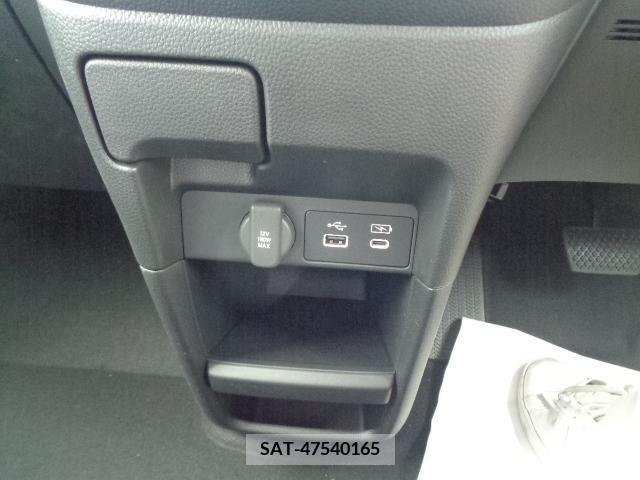 Honda e 2024-07 352533-9