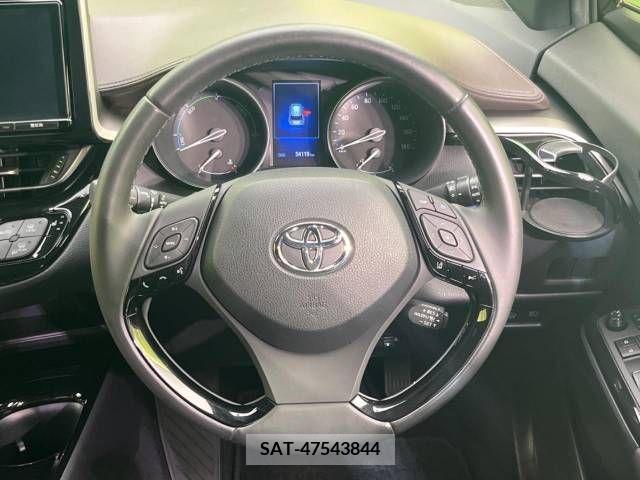 Toyota C-HR 2017-02 295002-11