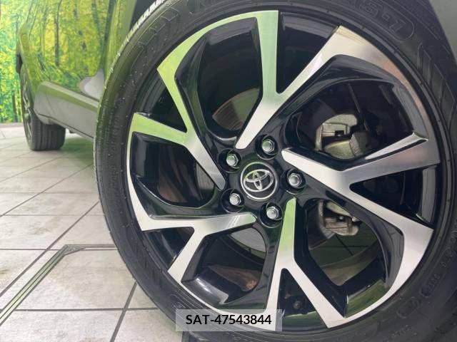 Toyota C-HR 2017-02 295002-13