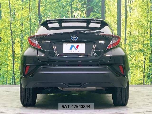 Toyota C-HR 2017-02 295002-15