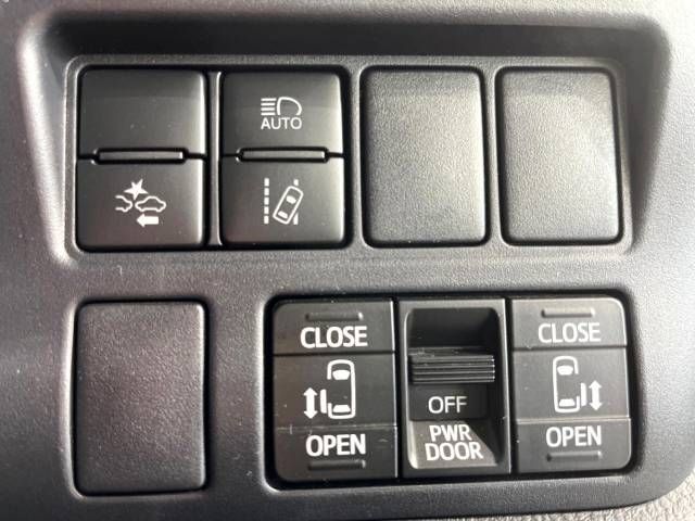 Toyota VOXY 2018-08 188354-2