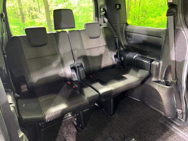 Toyota VOXY 2018-08 188354-10