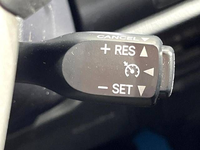 Toyota VOXY 2018-08 188354-5