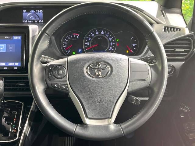 Toyota VOXY 2018-08 188354-12