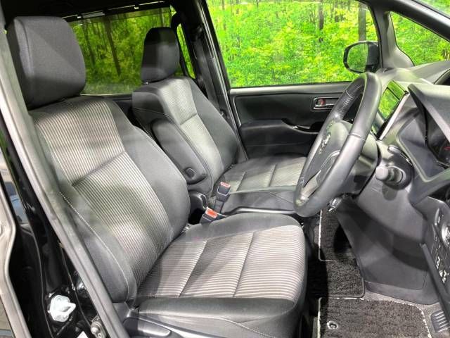 Toyota VOXY 2018-08 188354-8