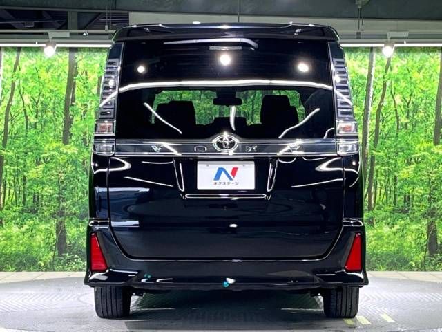 Toyota VOXY 2018-08 188354-16