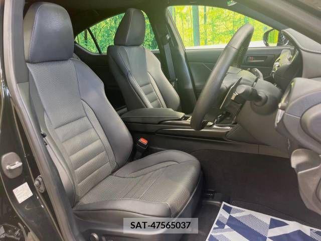 Lexus IS 2021-01 388325-11