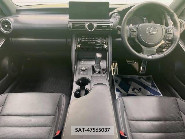 Lexus IS 2021-01 388325-1
