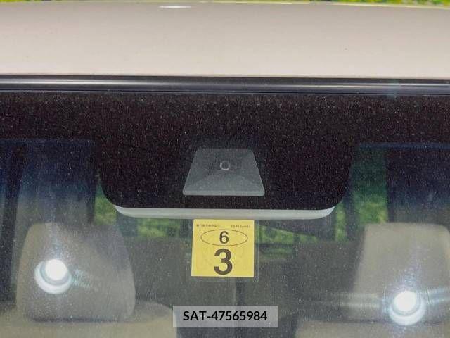 Honda N BOX 2018-03 278828-3