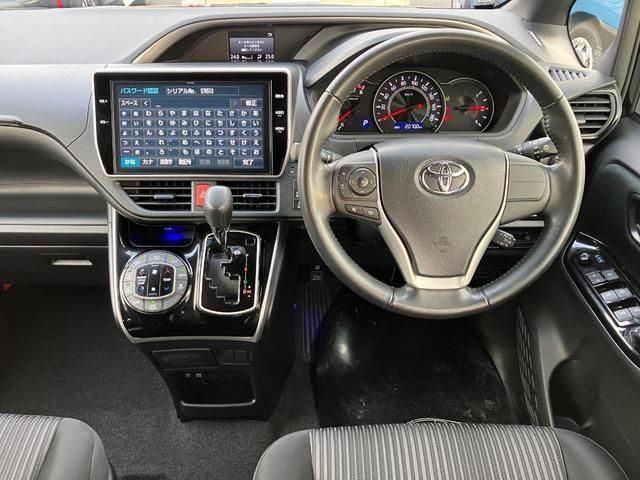 Toyota VOXY 2018-03 8578-5