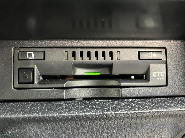 Toyota VOXY 2018-03 8578-9