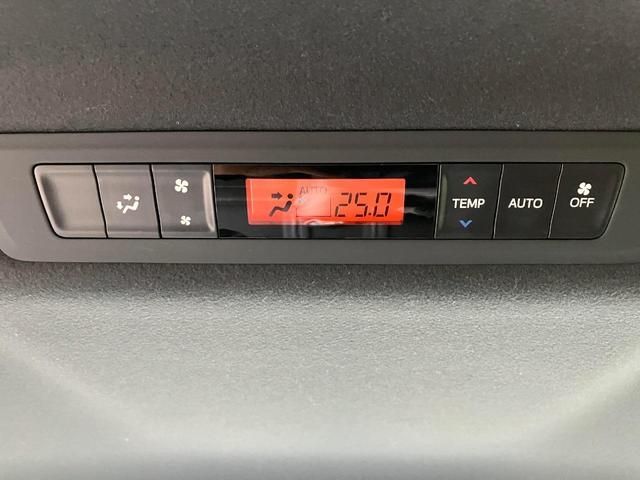 Toyota VOXY 2018-03 8578-17