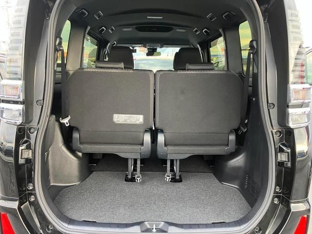 Toyota VOXY 2018-03 8578-2