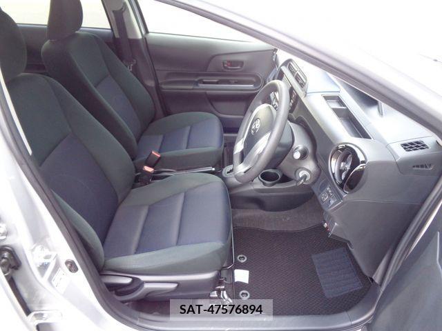 Toyota AQUA 2017-03 380881-22