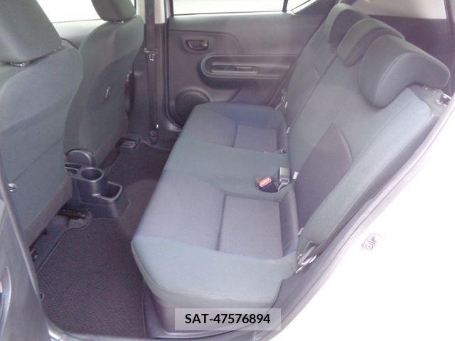 Toyota AQUA 2017-03 380881-11