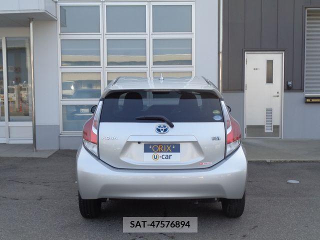 Toyota AQUA 2017-03 380881-19