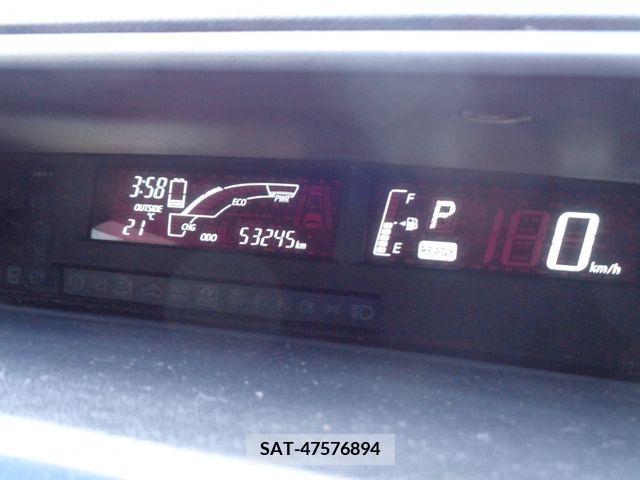 Toyota AQUA 2017-03 380881-4