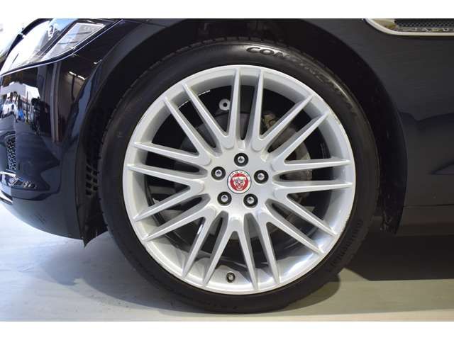 Jaguar XF 2017-07 21392-10
