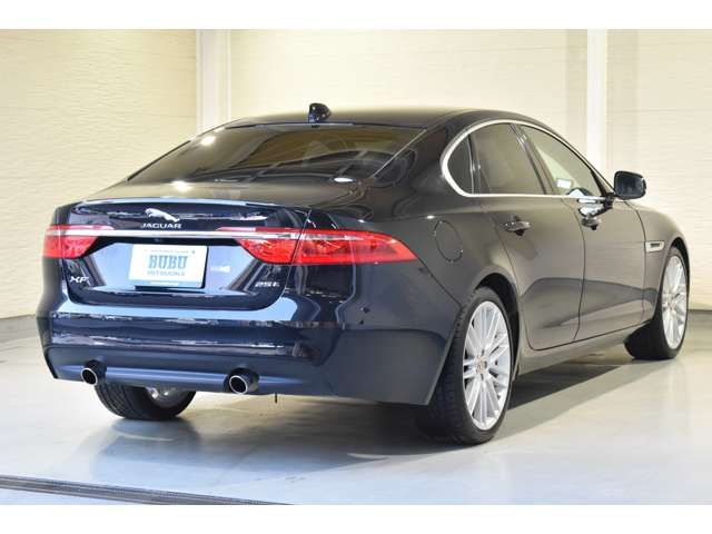 Jaguar XF 2017-07 21392-2