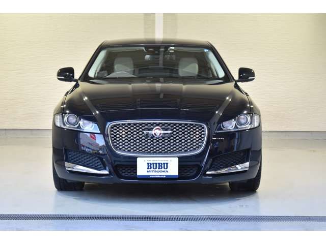 Jaguar XF 2017-07 21392-1