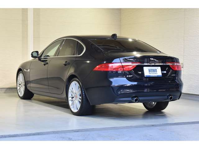 Jaguar XF 2017-07 21392-8