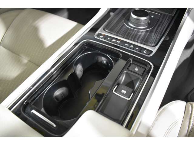 Jaguar XF 2017-07 21392-16