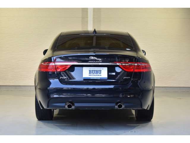 Jaguar XF 2017-07 21392-7
