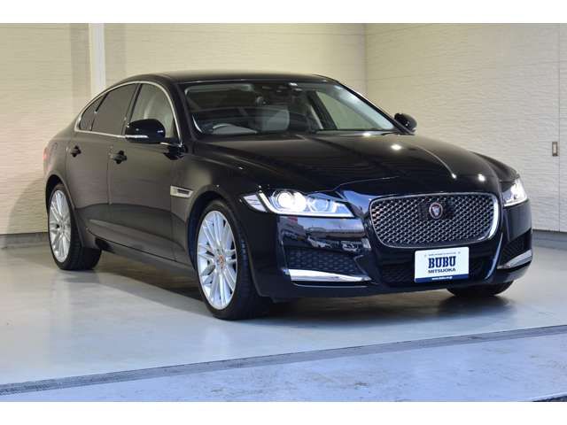Jaguar XF 2017-07 21392-19