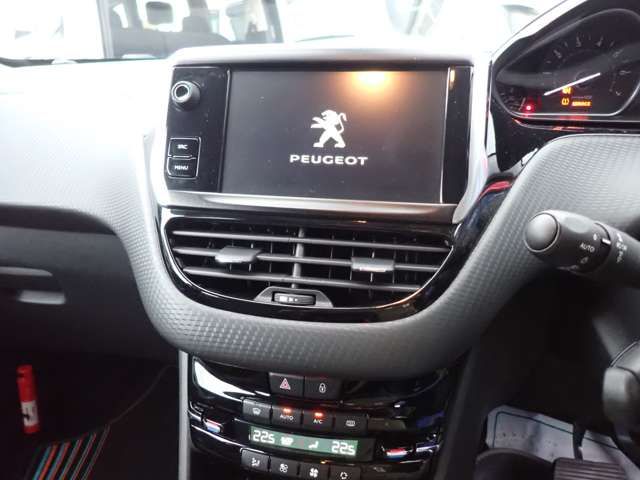 Peugeot 2008 2016-03 914-10
