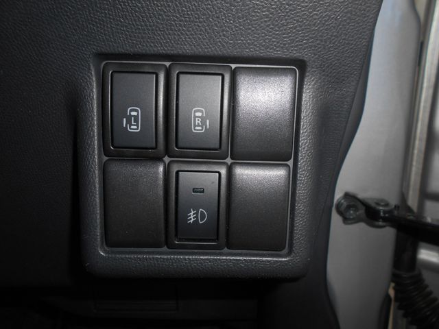Nissan ROOX 2013-01 12462-8