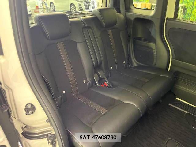 Honda N BOX CUSTOM 2017-10 325701-9
