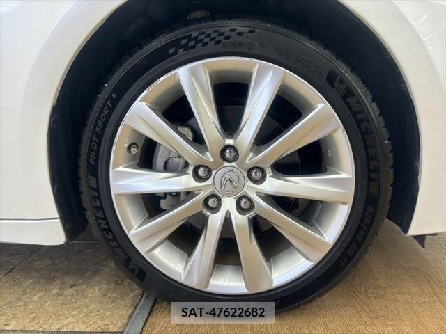 Lexus IS 2013-09 354256-10
