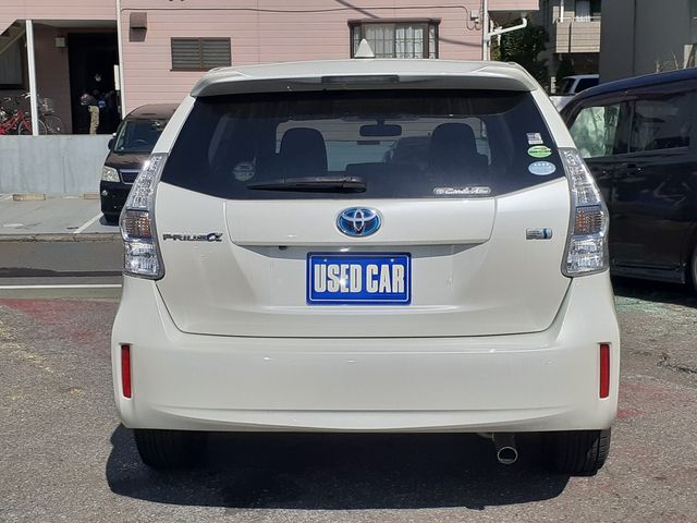 Toyota PRIUS ALPHA 2014-01 9689-8