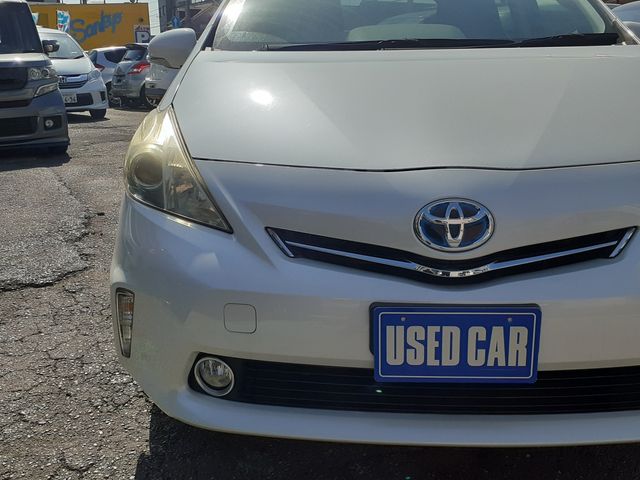 Toyota PRIUS ALPHA 2014-01 9689-4