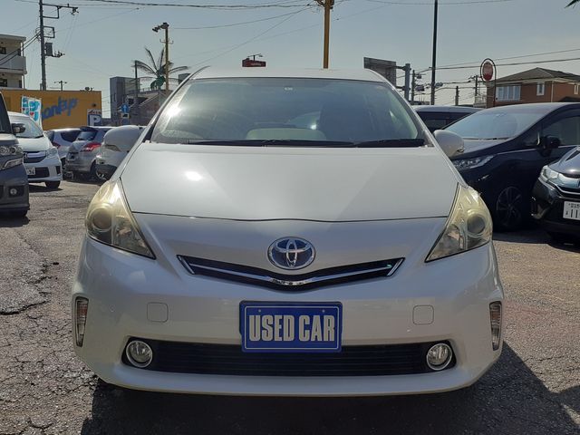 Toyota PRIUS ALPHA 2014-01 9689-3