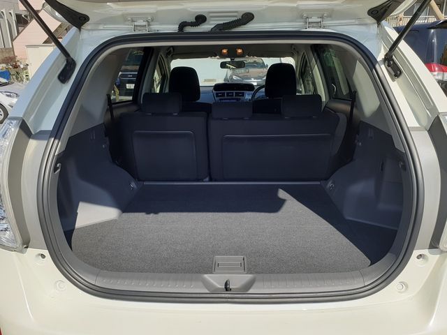Toyota PRIUS ALPHA 2014-01 9689-15