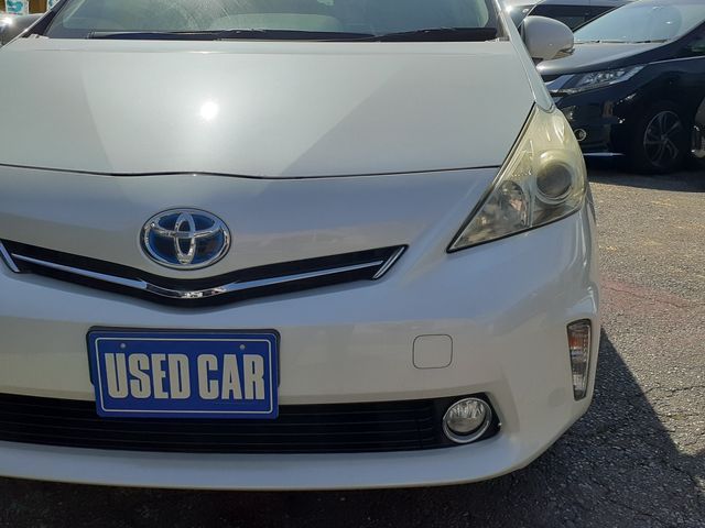 Toyota PRIUS ALPHA 2014-01 9689-5