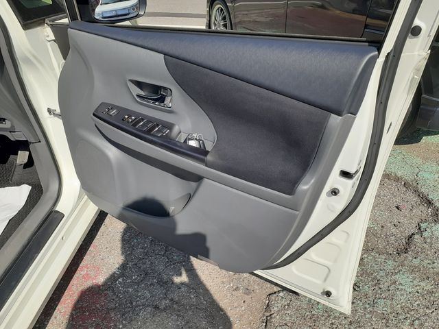 Toyota PRIUS ALPHA 2014-01 9689-23